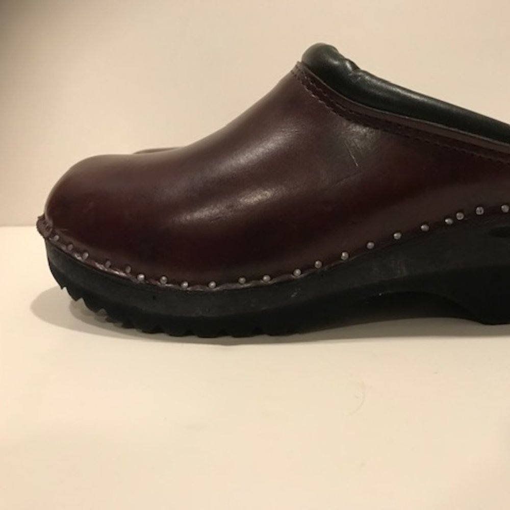 Clogs - Picture 2 of 6